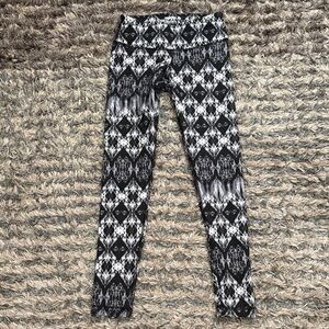 90 Degree by Reflex Black Grey and White Pattern Sports Leggings XS